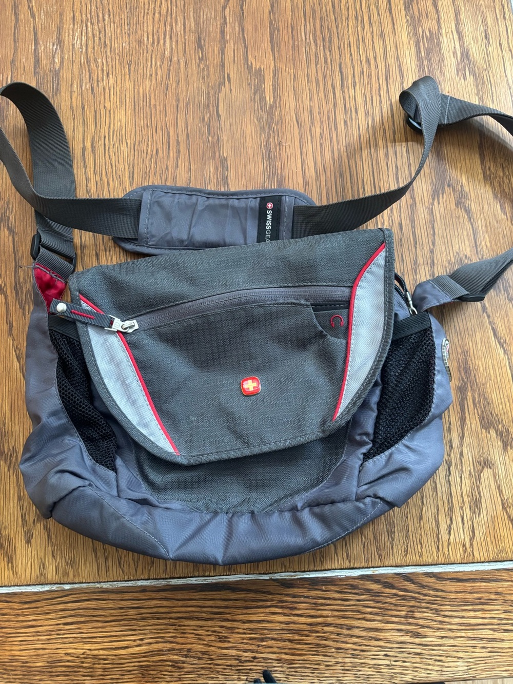 SwissGear Gray Messenger Bag with Red Accents